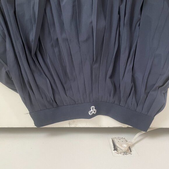 Aritzia TNA Action Pleated Tennis Skort - Navy (L) - Picture 3 of 3